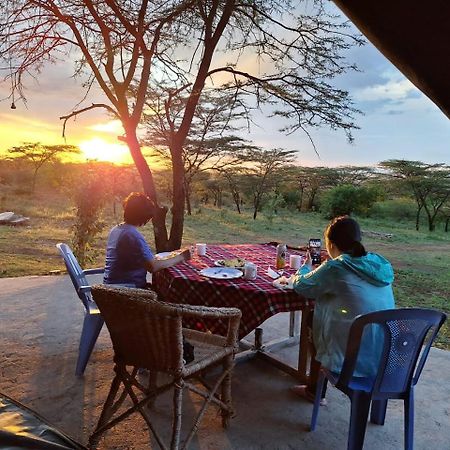 Maasai Mara Safari Camp In Kenya Panzió Sekenani Kültér fotó