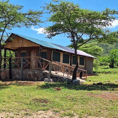 Maasai Mara Safari Camp In Kenya Panzió Sekenani Kültér fotó