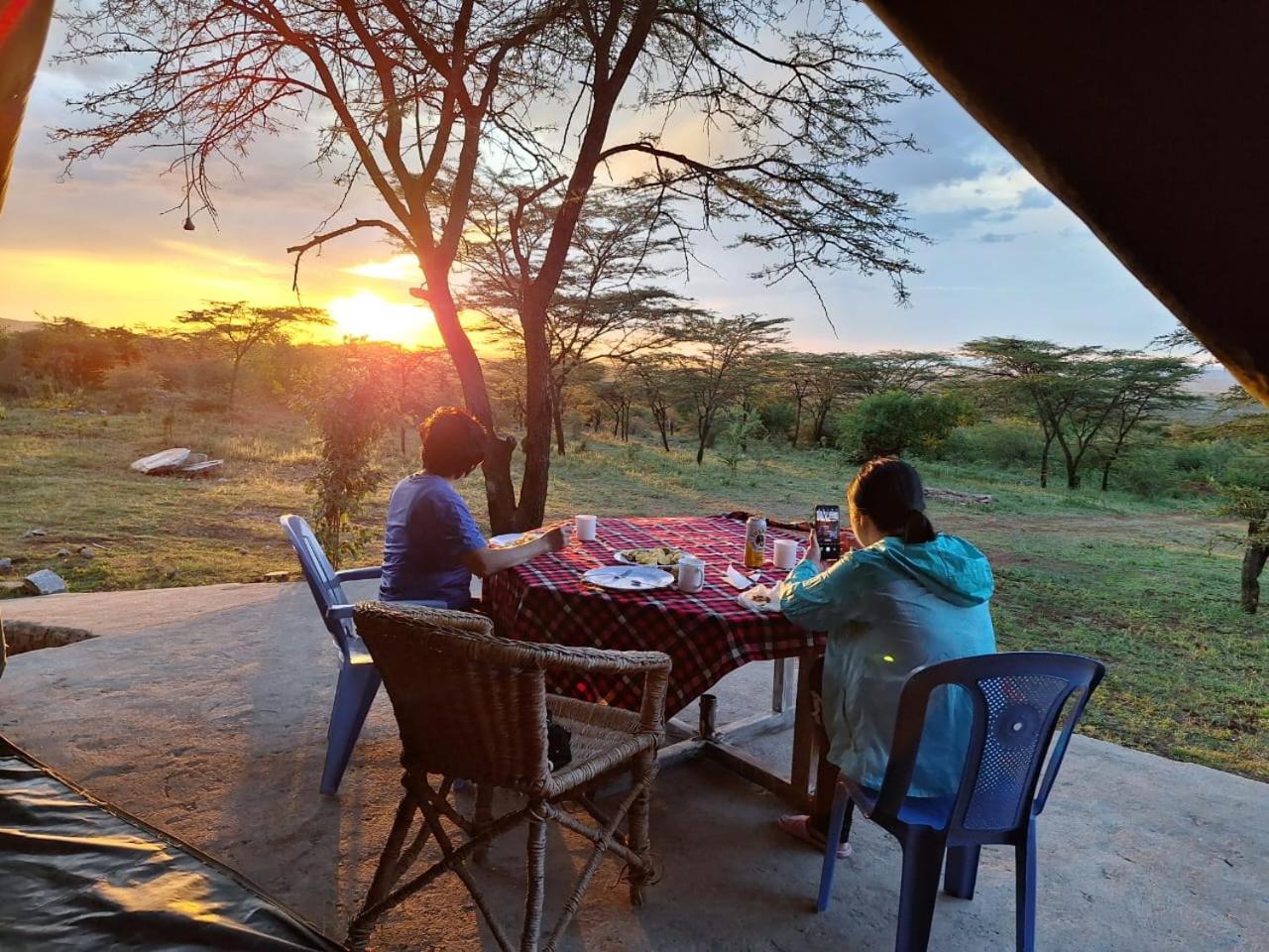 Maasai Mara Safari Camp In Kenya Panzió Sekenani Kültér fotó